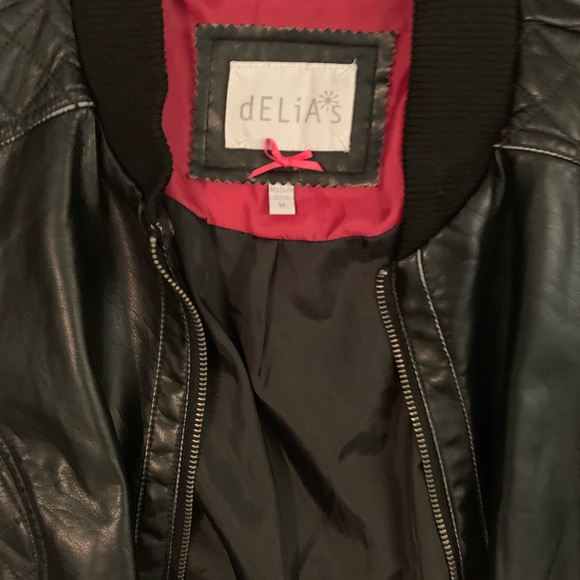Delia’s leather jacket - Picture 3 of 3